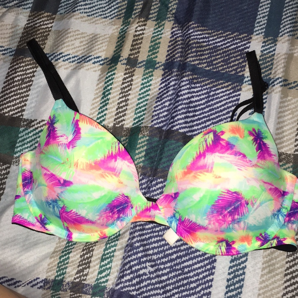 Victoria Secret/PINK 32D bra